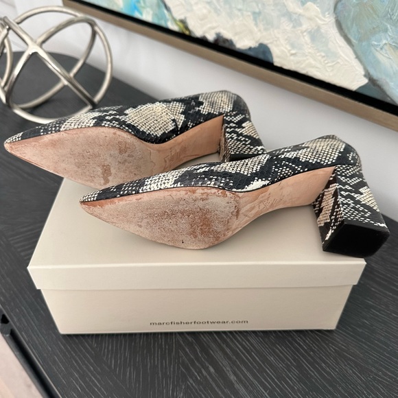 Marc Fisher Snake Zala Pumps Size 8.5 - Picture 3 of 3